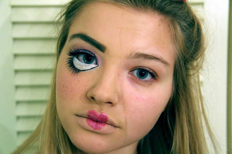 Creepy Doll Makeup Tutorial