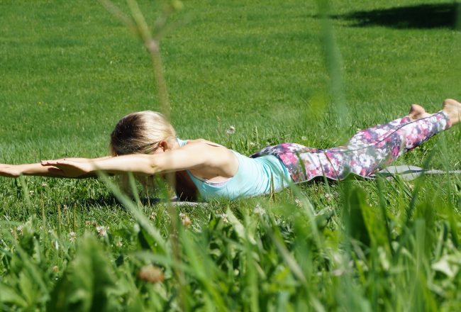 Yoga-Übung 3: Heuschrecke